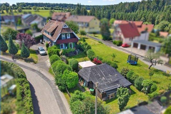 Gartenhaus und Südseite