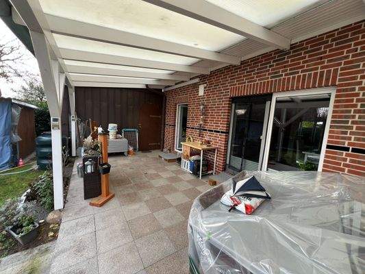 überdachte Terrasse