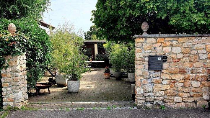 Tor-Einfahrt Innenhof