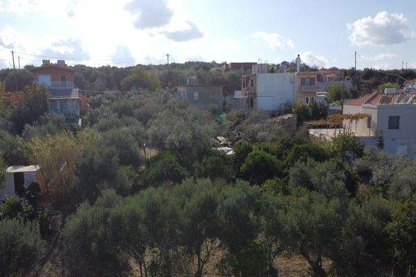 Kreta, Maleme: Grundstück zu verkaufen - nur 5 Minuten zum Sandstrand