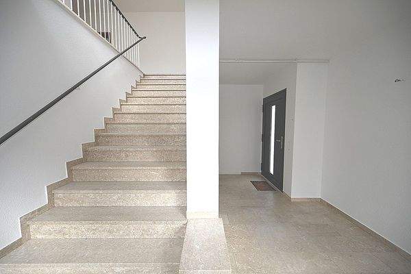 WE 2 Eingangsbereich + Treppe