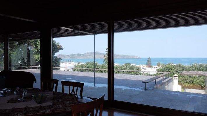 Kreta, Stalos: Luxuriöse Villa mit Meerblick in Strandnähe zu verkaufen