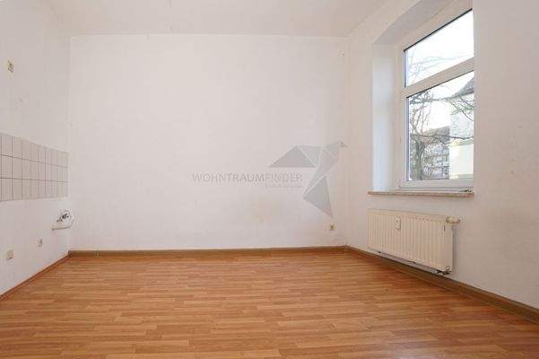 Wohnzimmer mit offener Küche (2)