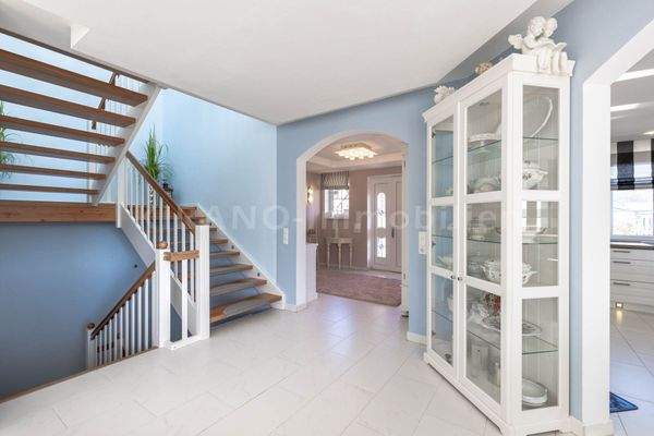 EG - Wohnflur - Treppe