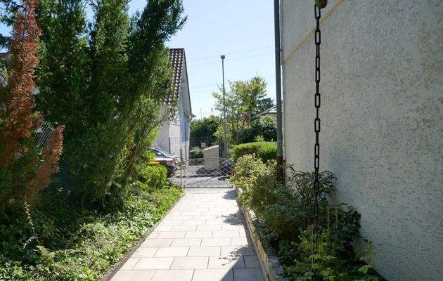 kurzer Weg zum Hauseingang 