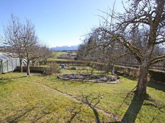 Garten mit altem Baumbestand