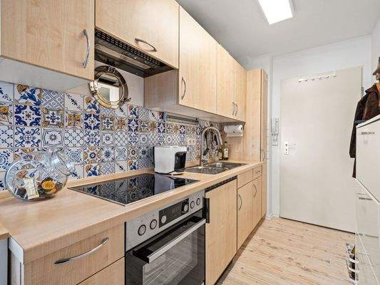 gepflegte Einbauküche