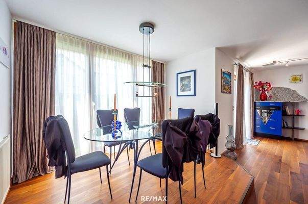 heller freundlicher Essbereich