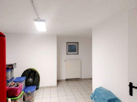 großer Hobbyraum im UG