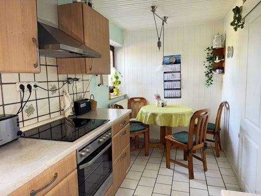 Küche mit Sitzplatz