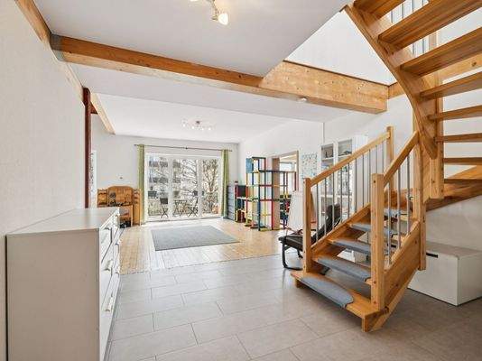 Treppenaufgang 1 OG Galerie