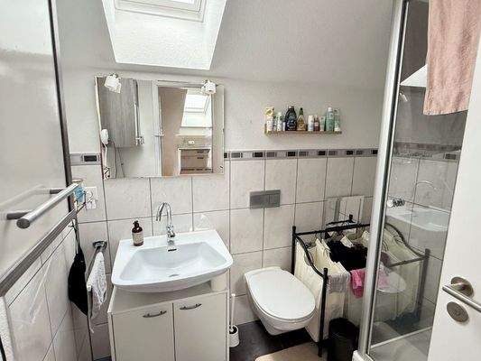 Modernsiertes Duschbad