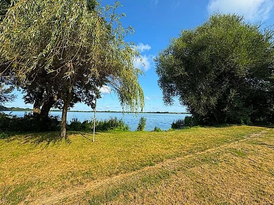 Fahrländer See mit Badestrand 