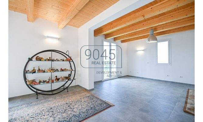 Zeitgemäße Landvilla in nachhaltiger Holzbauweise mit Panoramablick bei Potenza Picena