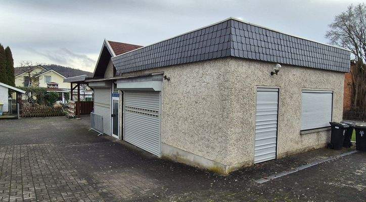 Doppelgarage und Carport