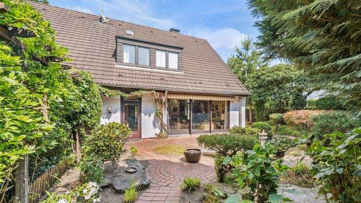 Garten und Hausrückseite