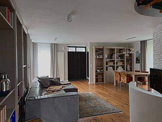 offener Wohn- und Essbereich 