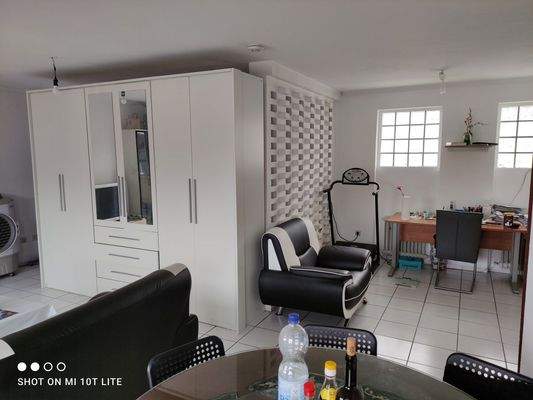 Wohnzimmer mit Raumteilung