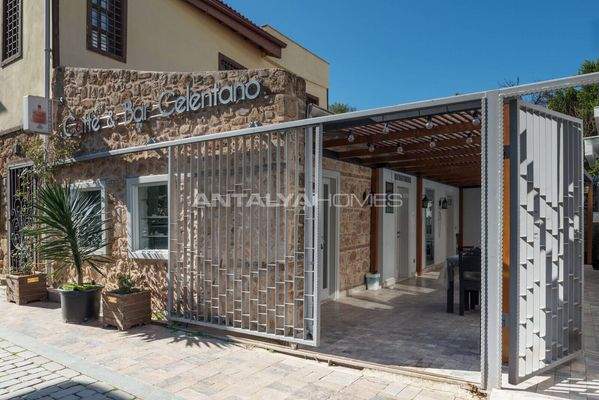 Boutique Hotel with 21 Rooms and Cafe in Old Town in Antalya