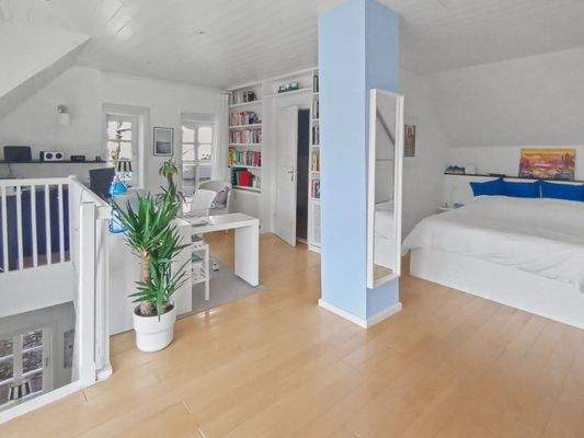 Schlaf- und Arbeitsbereich