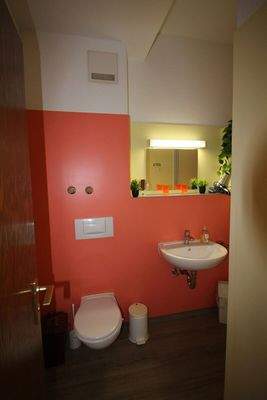 Bad mit Dusche und WC