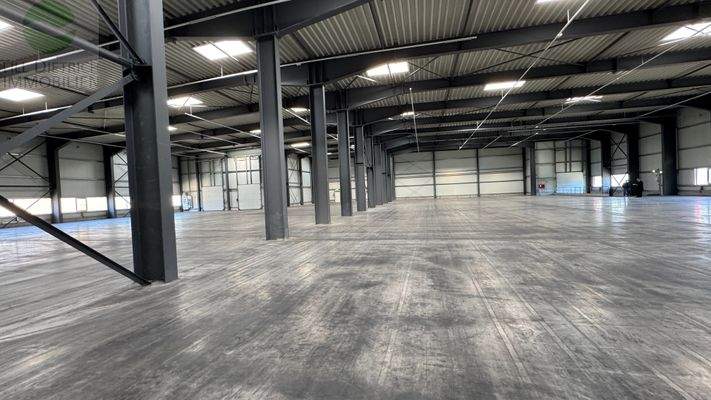 Lagerhalle große mit LKW befahrbare Grundfläche