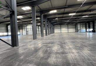 Lagerhalle große mit LKW befahrbare Grundfläche