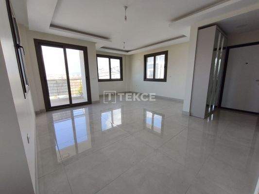 Villa with Private Garden 300 m from the Sea in İzmir Seferihisar