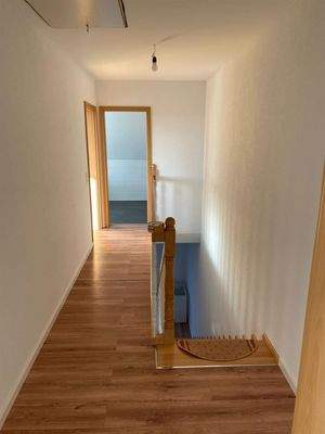 Flur/Treppenansicht OG
