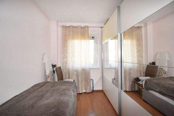 11 Schlafbereich ( im Wohnzimmer )