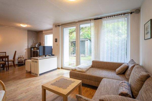 Wohn-und Essbereich1