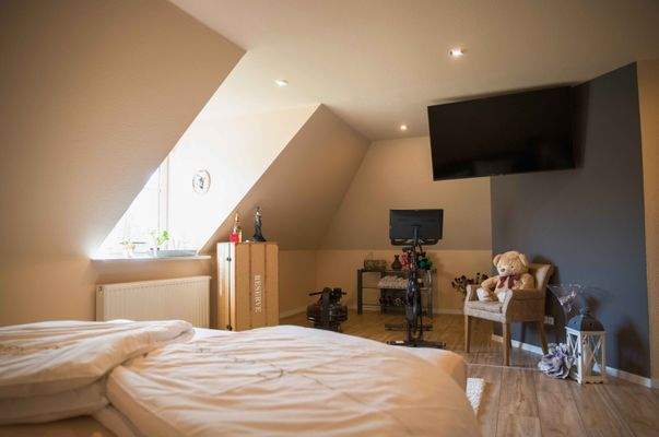 Schlafzimmer mit Ankleide