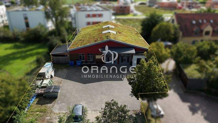 Drohnenaufnahme – Vorderansicht des Gebäudes