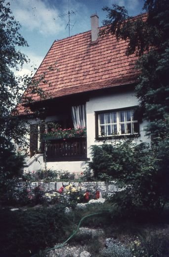 Ein- bis Zweifamilienhaus mit Garage und Garten in Rehlingen-Siersburg