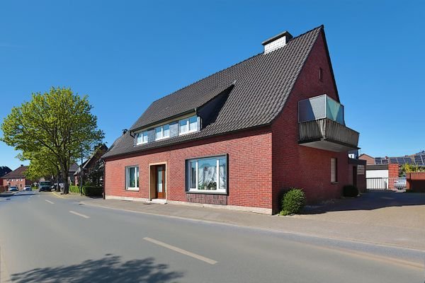 Straßenansicht