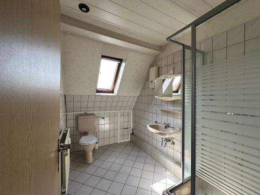 Badezimmer mit Dusche