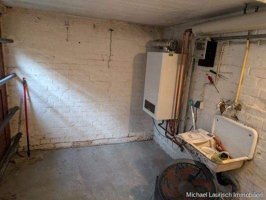 Keller mit Gas-Therme