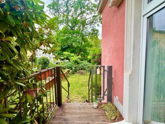 Terrasse mit Zugang zum Garten