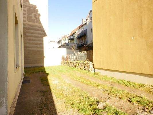  ZUWEGUNG - Platz für Nebenhaus