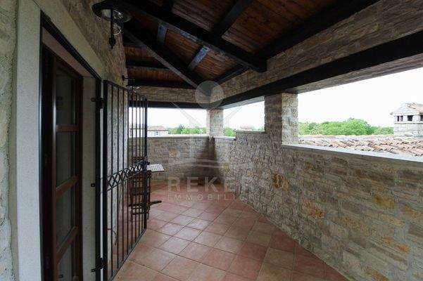 Überdacht & Geschützt