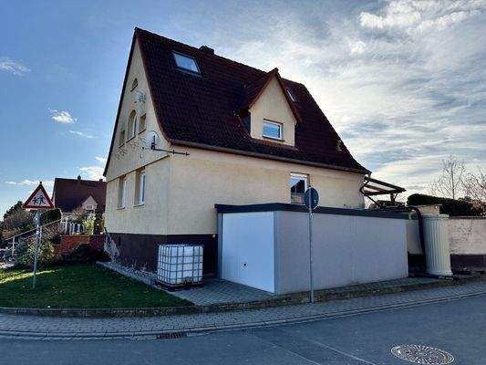 Wohnhaus - Straßenansicht 2