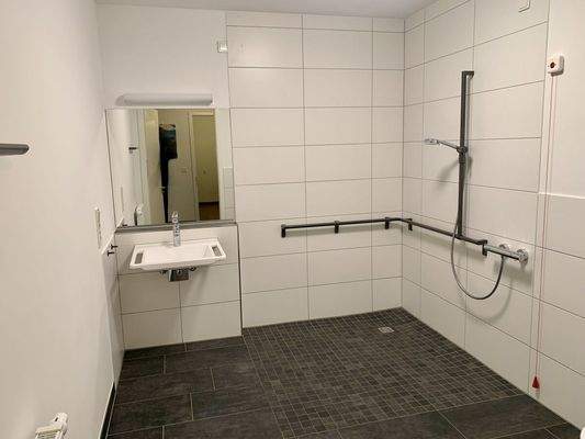 9. Whg 16, vorderes Gebäude, 2-Zimmer, Badezimmer