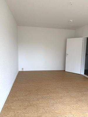 Leeres Zimmer mit Holzboden