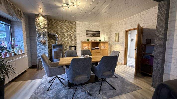 Essbereich mit Kaminofen