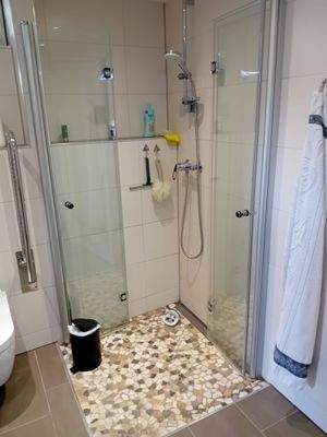 Dusche, WC im EG.jpg