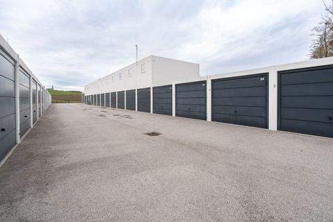 Niederneukirchen Garage, Niederneukirchen Stellplatz