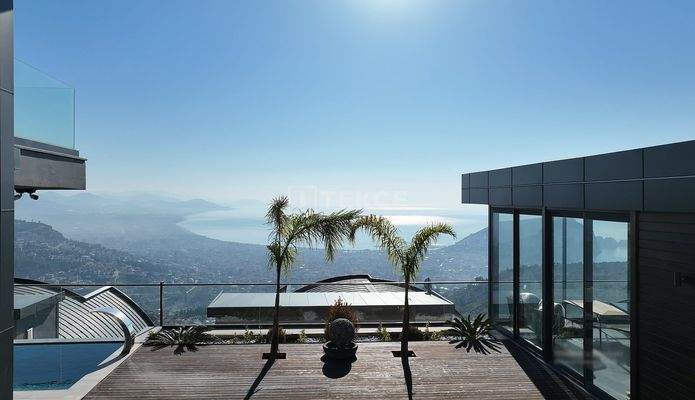 Villas with Panoramic Sea and City Views in Alanya Turkey