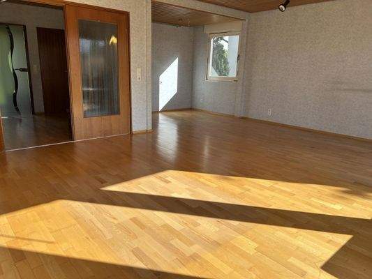 großzügiges Wohn-Esszimmer