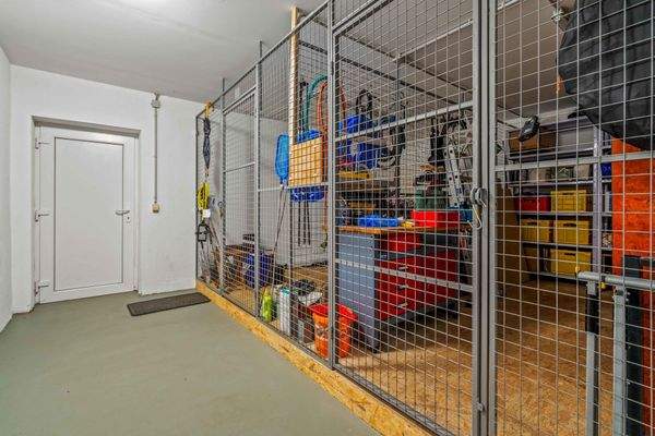 Abstellräume im Vorraum im Souterrain