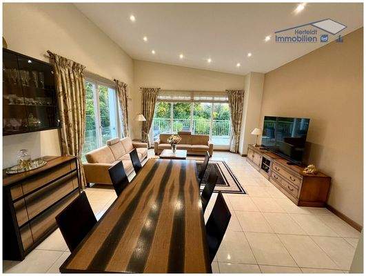 Großzügiger Wohn-Ess-Bereich